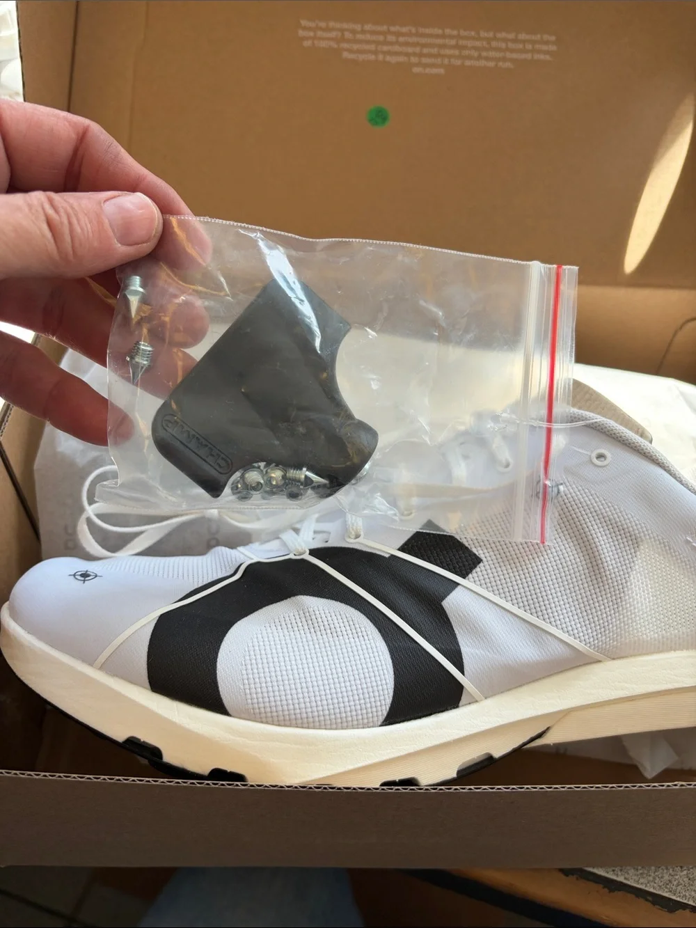 On Running Men's White and Mint Racing Spike